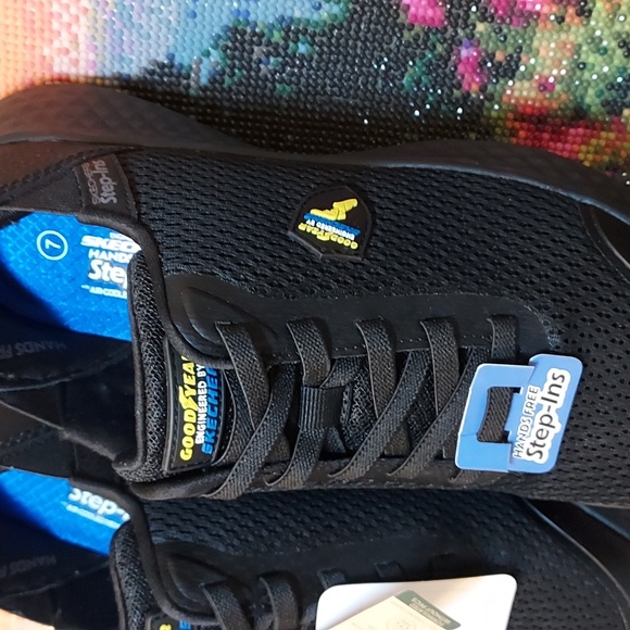 Womens Goodyear By Skechers Hayden Step In Slip Resistant Shoe - Picture 10 of 12